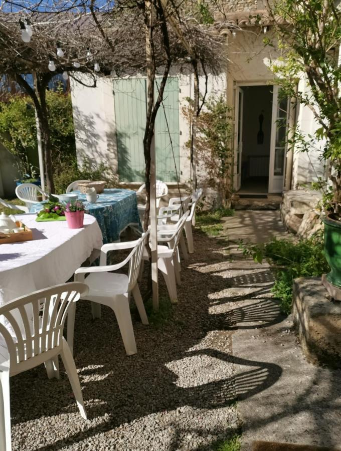 Vergèze La Taniere 16 Couchages 빌라 외부 사진